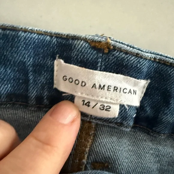 Good American Soft Tech Straight Leg Distressed Jeans - Picture 3 of 4